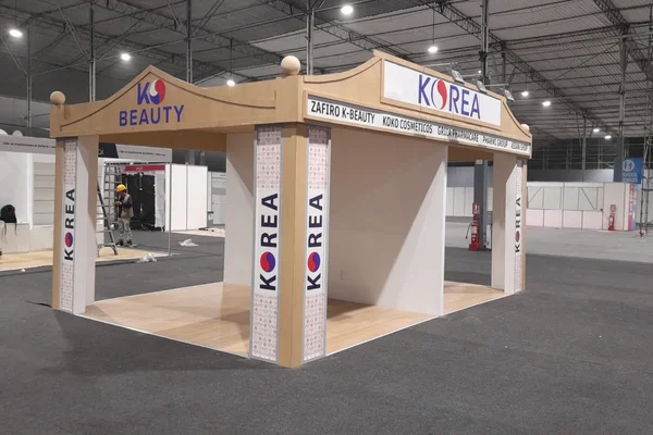 Puntodiez MDF Stand 20