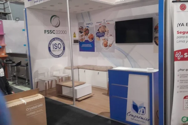 Puntodiez MDF Stand 45